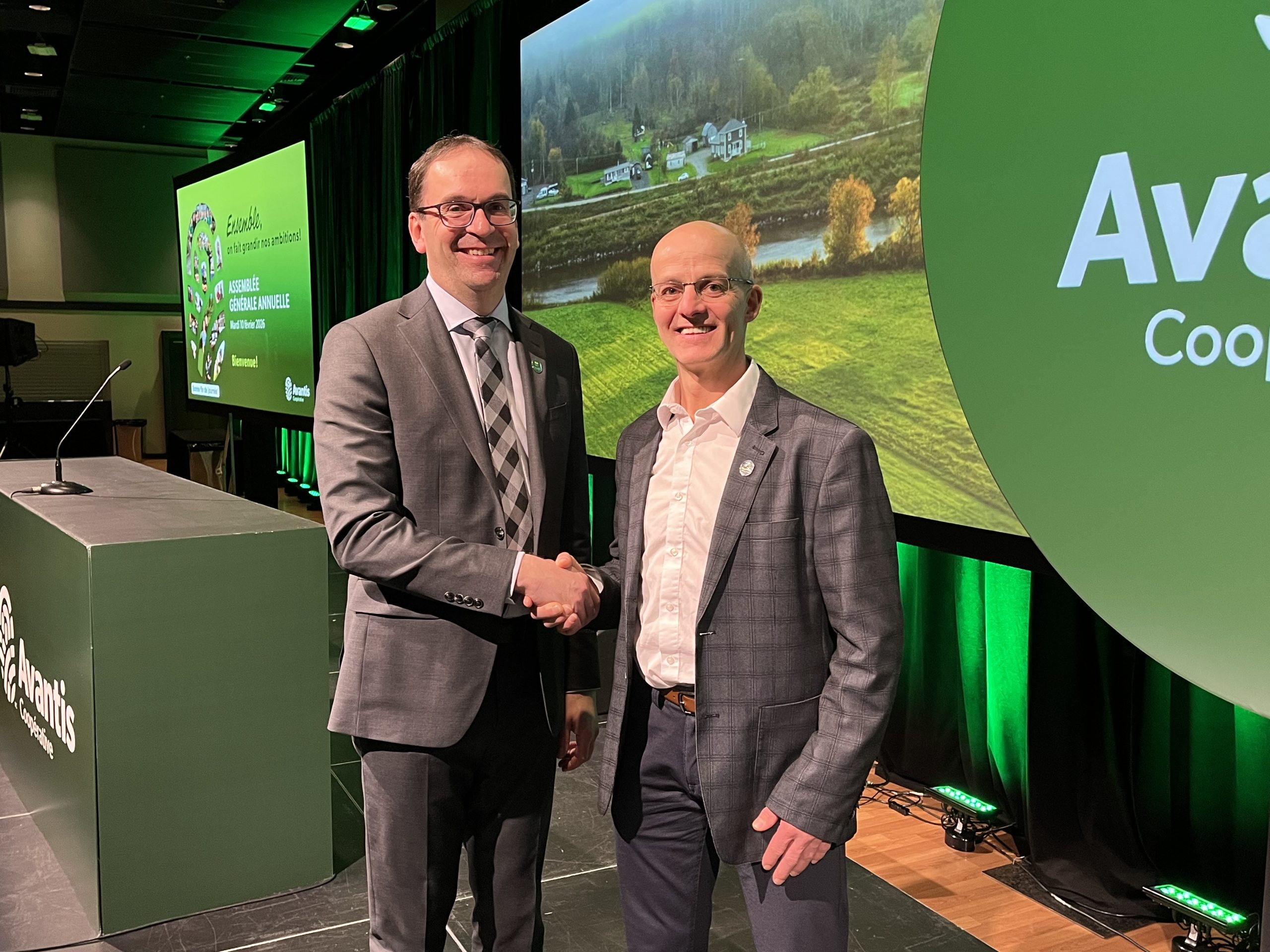 Michel Delisle, chef de la direction d'Avantis Coopérative, et Frédéric Martineau, président d'Avantis Coopérative.