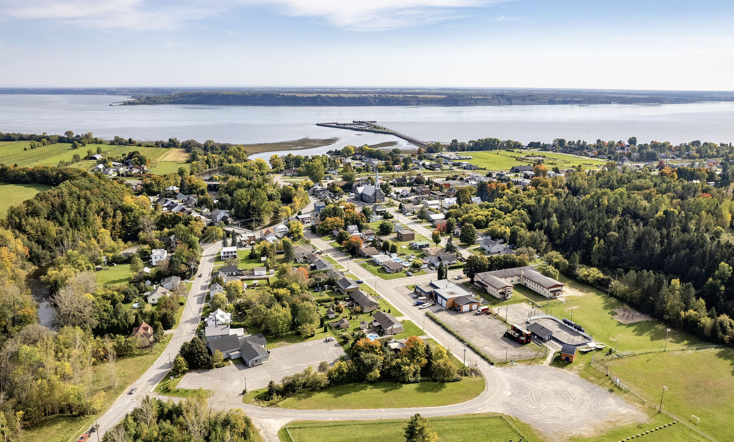 Vue aérienne de la ville de Portneuf. (Photo: Gabriel Picard, Wiki Commons)